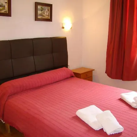 Villa Casa - Semi-detached 2 Bedroom - Great For Smaller Groups Son Bou